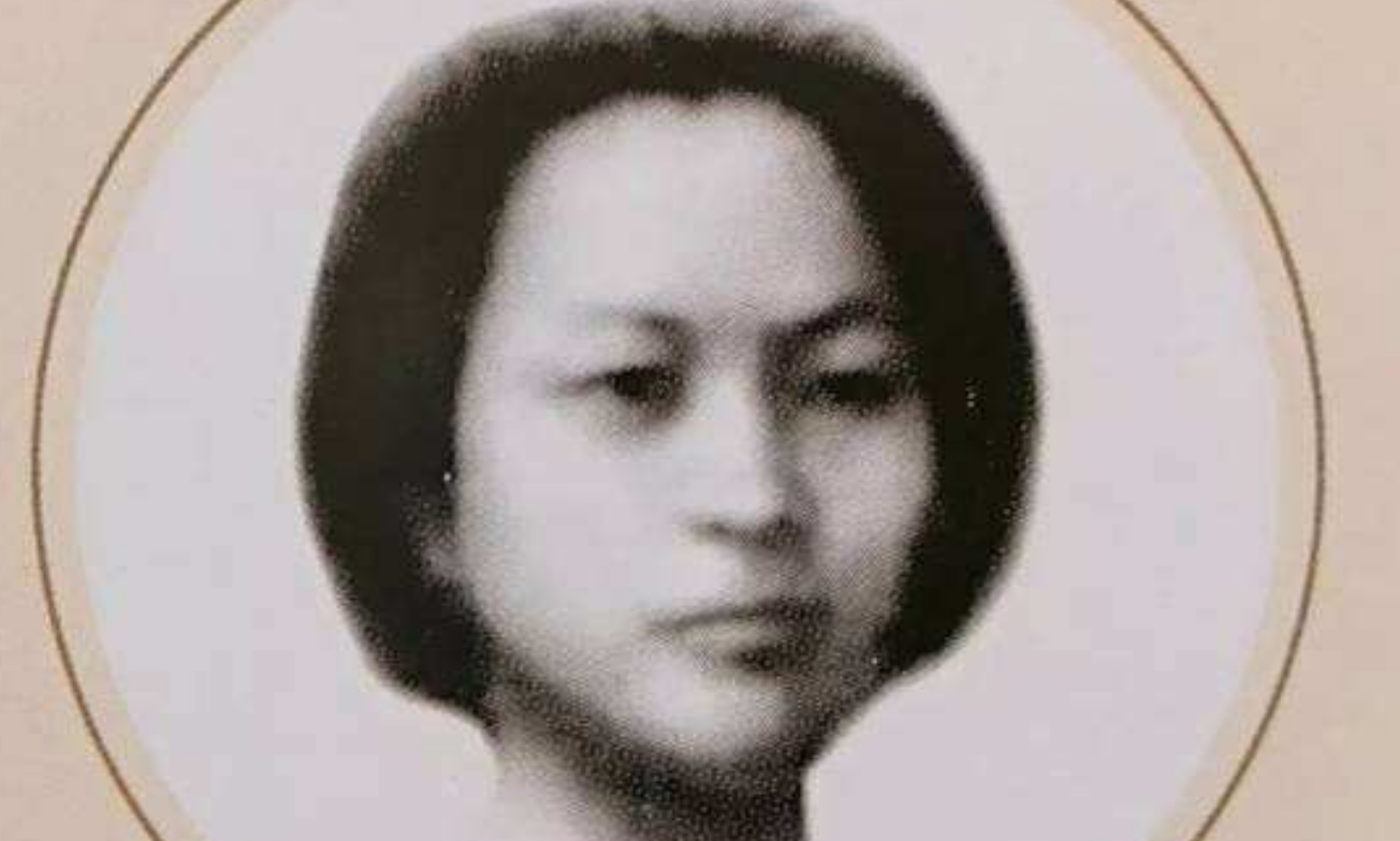 1990年，86岁的邓小平来到发妻墓前，对邓楠说：她比照片上更漂亮
