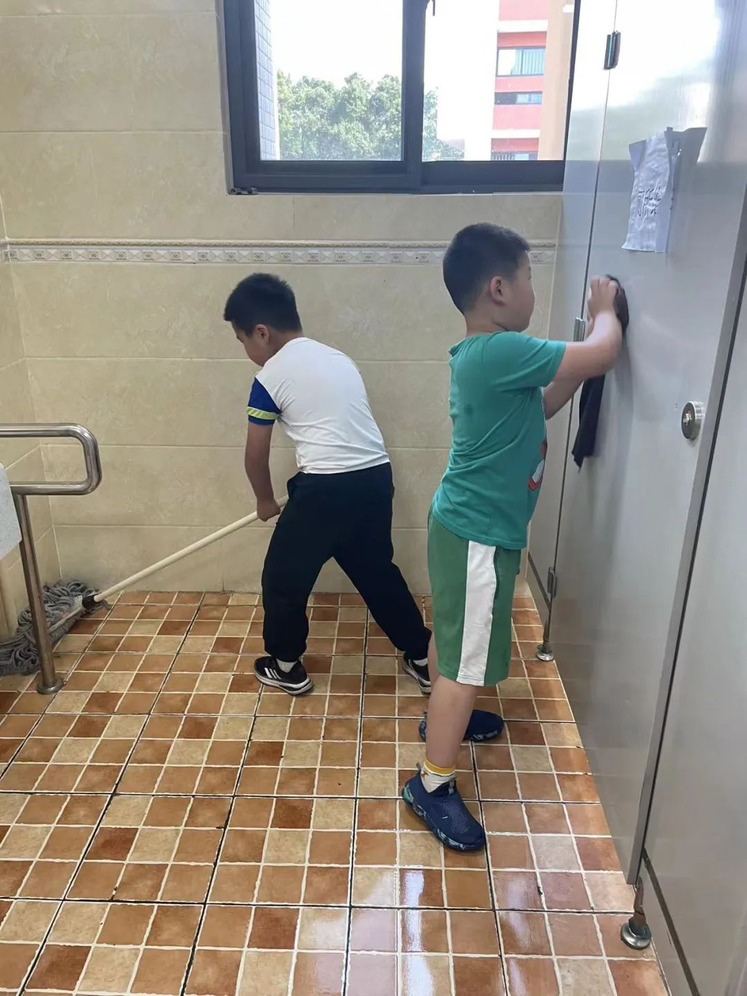 成都市双流区实验小学外国语学校有序推进新队员入队仪式课程
