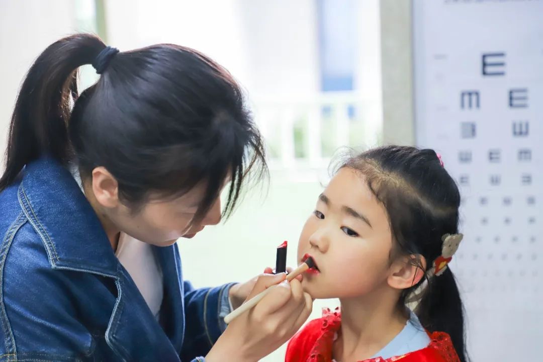 花田花绽，阅读悦心｜双流区黄甲小学举行读书节之阅读表演赛