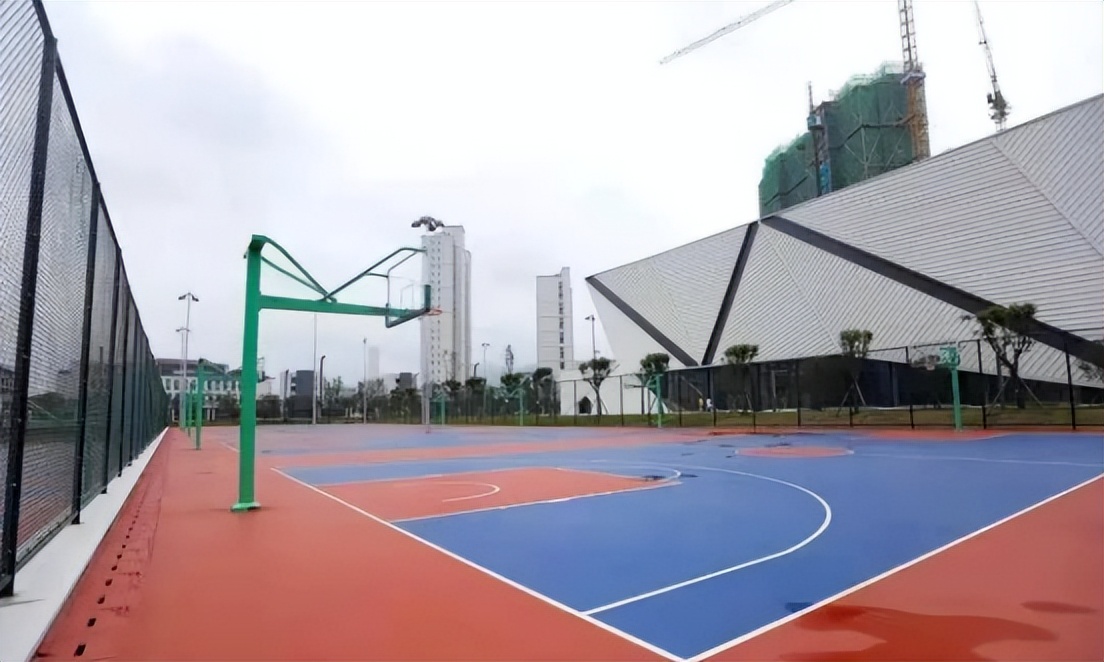 “恐龙”守候，坐拥4大食堂、水上图书馆！2022，成都理工大学等你来！