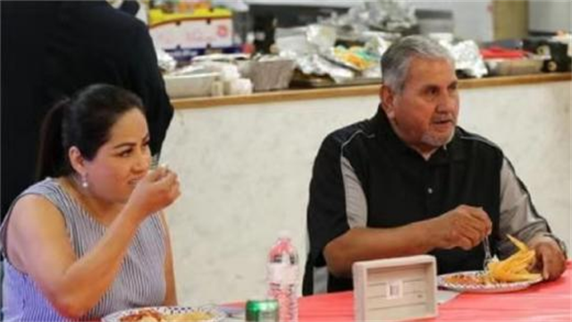 美国大兵在越南有了女儿并不知道，48年后父女相认称很愧疚