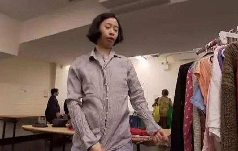 哈佛毕业女白领：20年不买内衣，厕纸晾干重复用，在纽约买套房