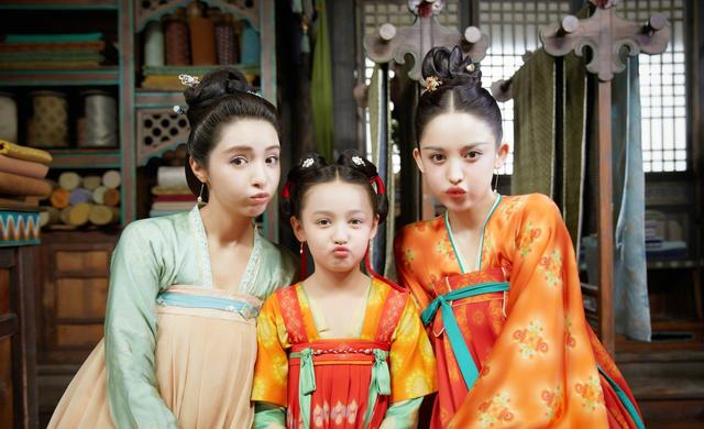 五官乱飞，演技尴尬！这些艺能界的“树之美人”，请不要演戏。