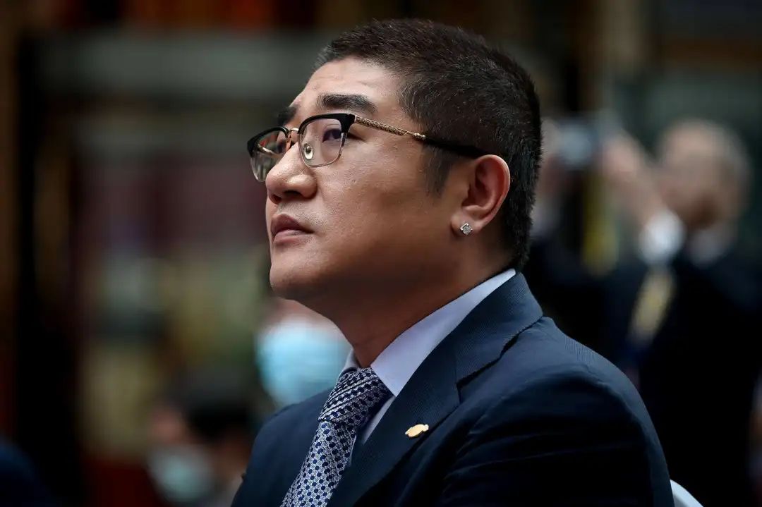 农夫山泉卖盖浇饭；刘强东套现18亿；步步高借款8.27亿