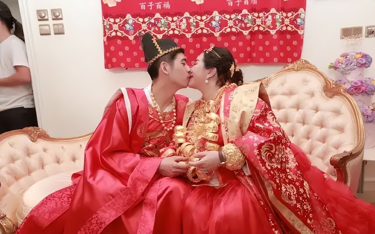 “叛逆千金”何超盈：生于千亿豪门，为何偏携14亿嫁“寒门学霸”