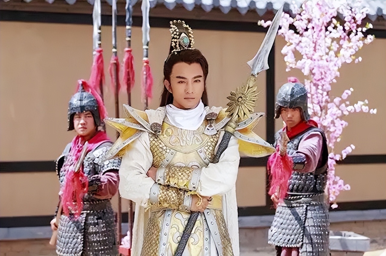 生前最高只担任过三品官的狄仁杰，为什么看起来权力这么大？