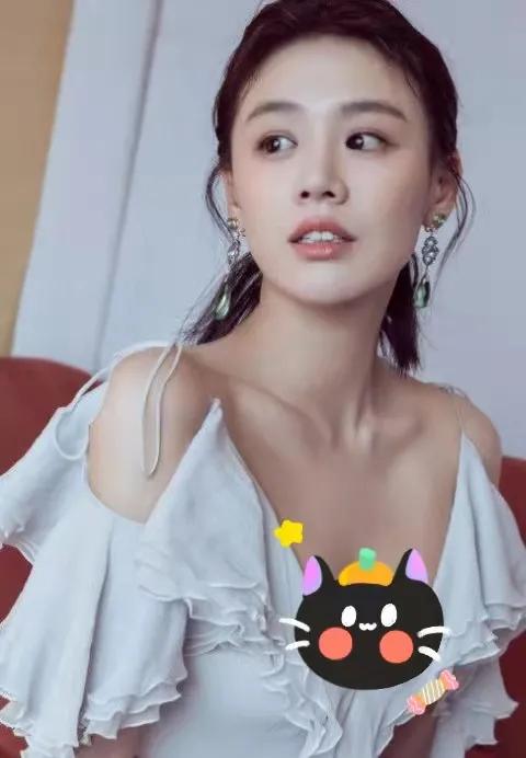 马思纯嫣然一笑