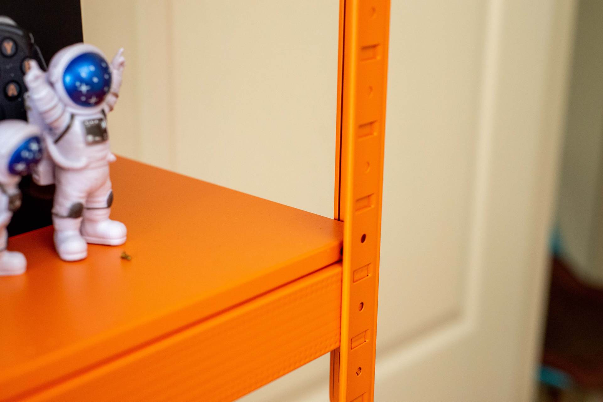 桌面改造 2.0，兼顾生产力与娱乐性的一体化空间