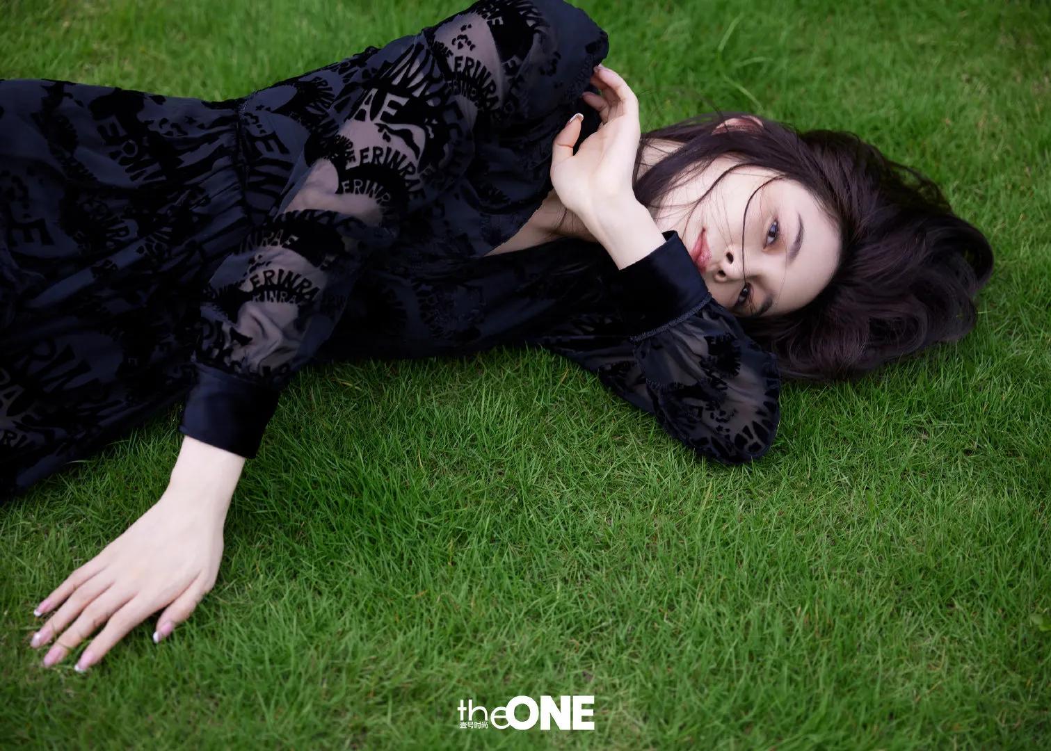 赵樱子初夏气质大片