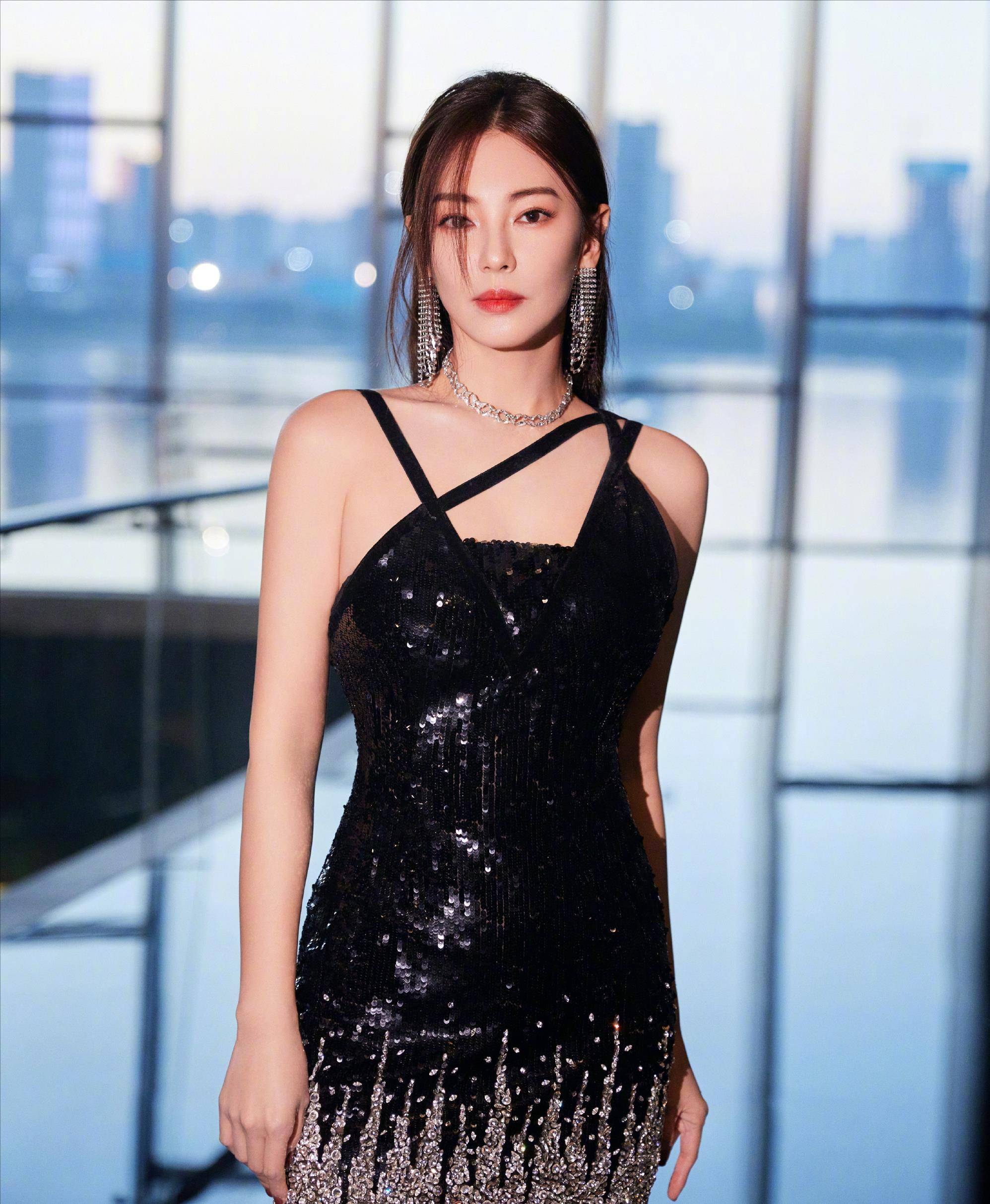 别在追求“白幼瘦”了，这10位女星告诉你，珠圆玉润也是一种美