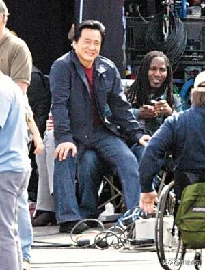 成龙的腿型O型腿，为什么老一辈人的腿不太直？