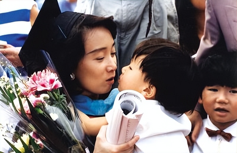 明星悼念安倍遭反感，为何陈美龄成例外？她的经历给出答案