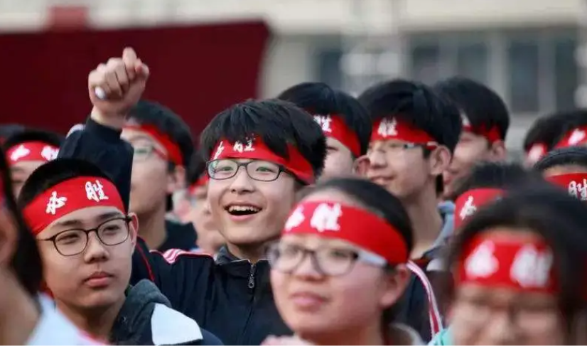 985高校的金字塔名单出炉，被分成六个等级，你的学校在第几梯队