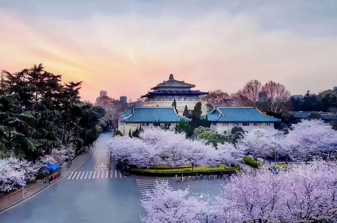 2022湖北高校排名发布，武汉大学强势夺得第一，华中科大屈居次席