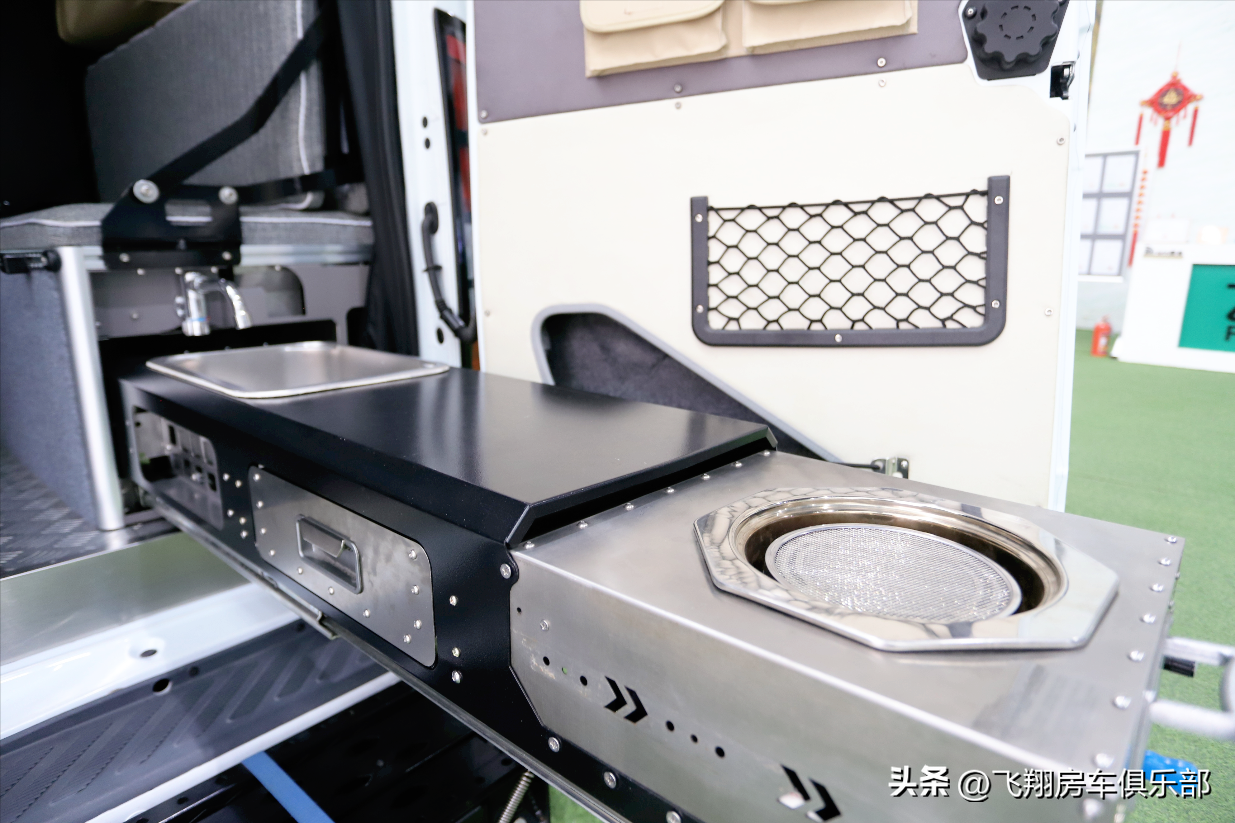 挑战全网最轻房车！户外越野风+帆布吊柜，造型百变“大玩具”