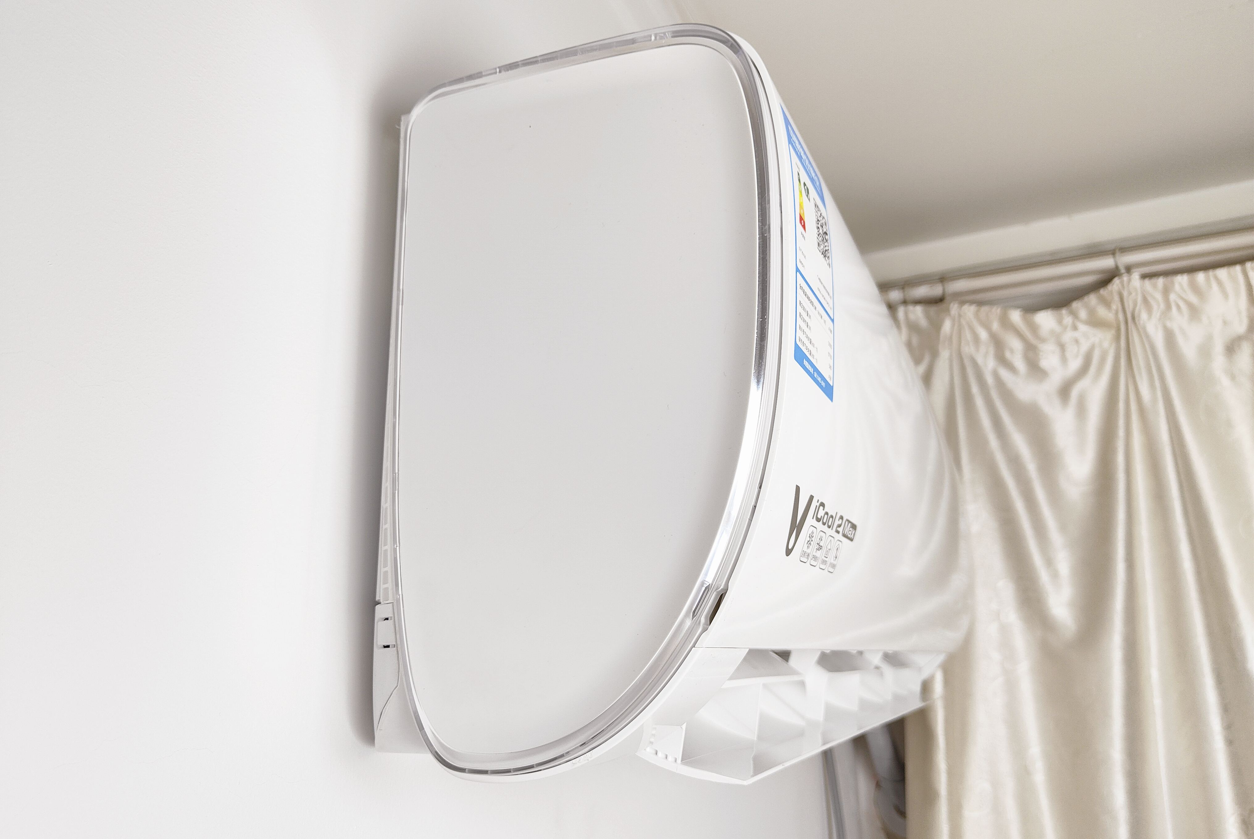 楼下邻居来找我，我才知道去年我家空调移机，有6个地方被坑了