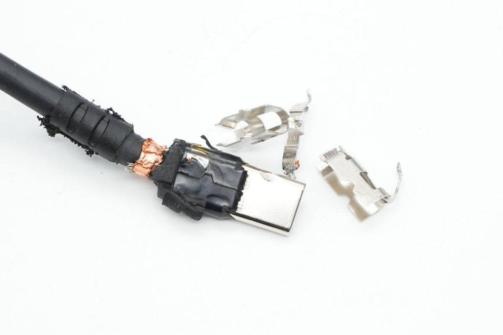 联想Y9000P2022充电神器，thinkplus 135W快充CC线拆解