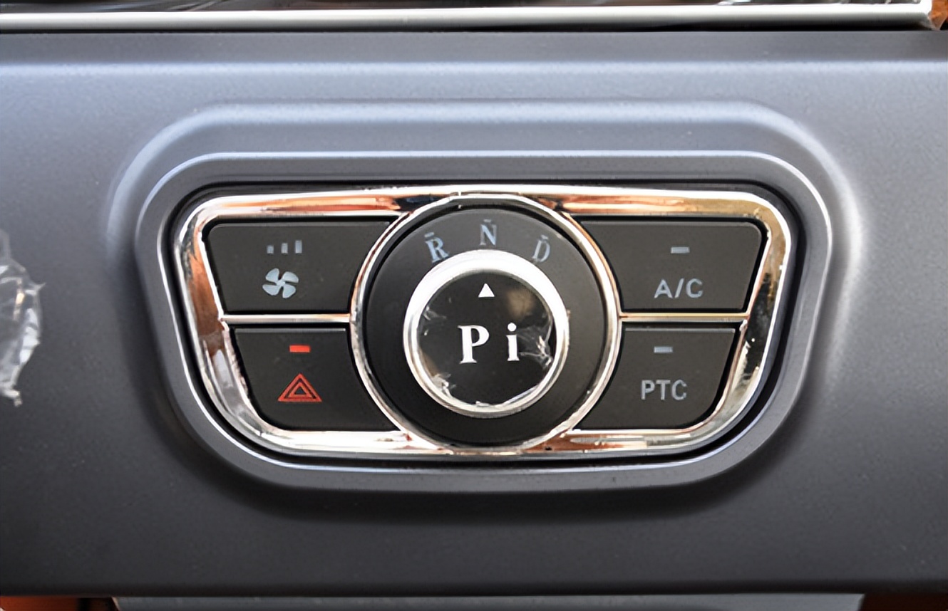 能坐人能装货的老年新能源代步车，老头乐界新宠来袭