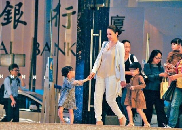 “一胖毁所有”的7位女星，怀孕前是窈窕淑女，怀孕后涨到190斤