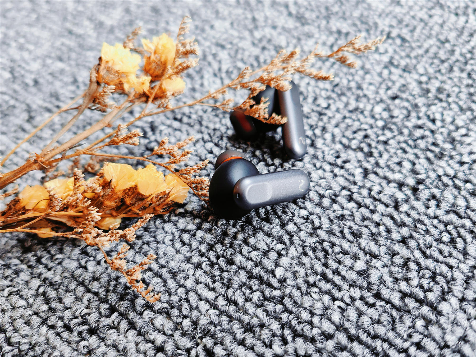 会议录音转文档，一个降噪耳机满足全部需求，科大讯飞是真敢造呀