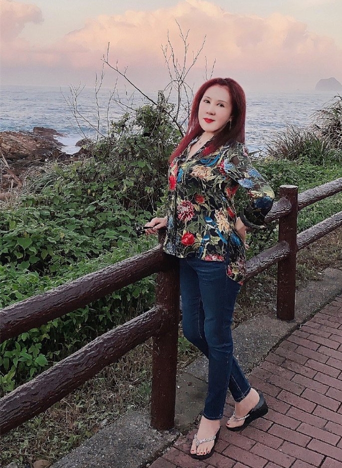 杨钧钧：当年的古龙御用女主惨遭群嘲，她经历了什么？