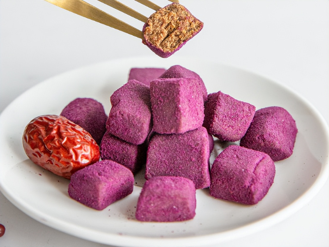 提醒女人：常吃5种天然“花青素”，肤色白皙有光泽，素颜也耐看