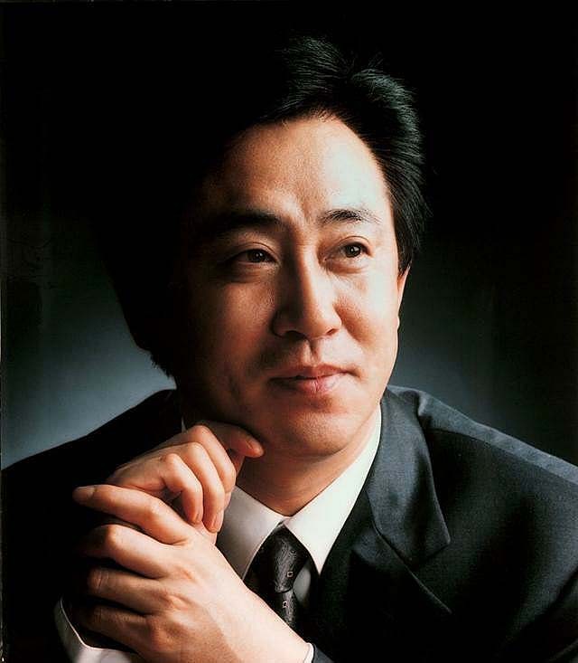 老师给小伙20元学费，40年后他发现恩师贷款买房：把买房费用全免