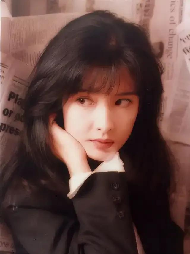 14年后再看“玉女掌门人”周慧敏，屡次被戴绿帽的她才不是恋爱脑