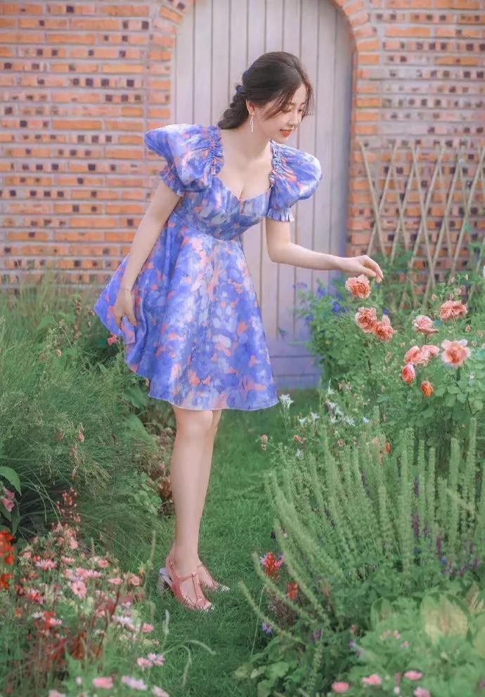 虞书欣美丽写真照