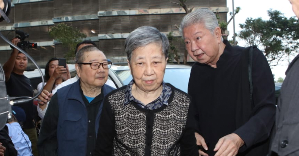 倪匡离世，晚年悉心照顾脑退化太太：我剩下一口气也想留在她身边