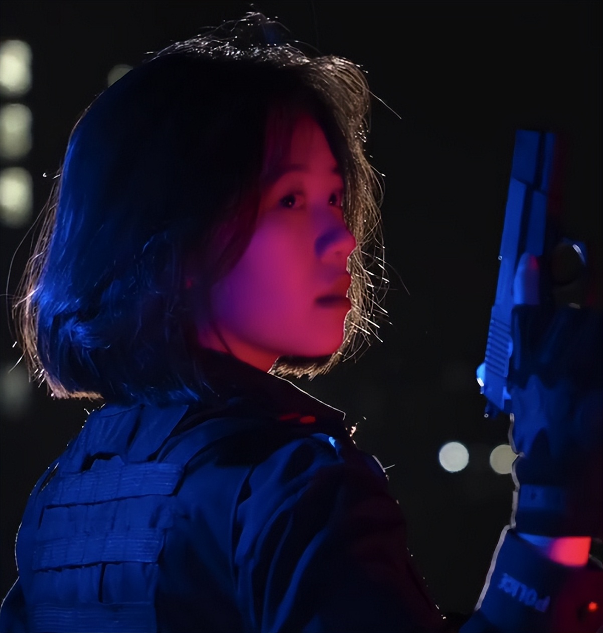 纯真萌妹竟是公安校花才貌双全又美又飒简直是行走的招生简章