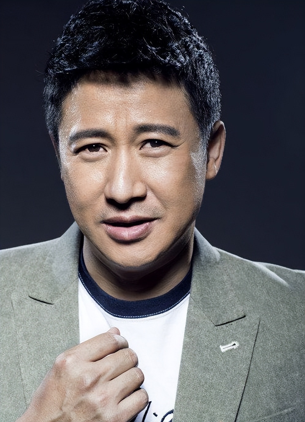 张国强：被前妻嫌穷抛弃，40岁二婚带子娶女明星，如今苦尽甘来