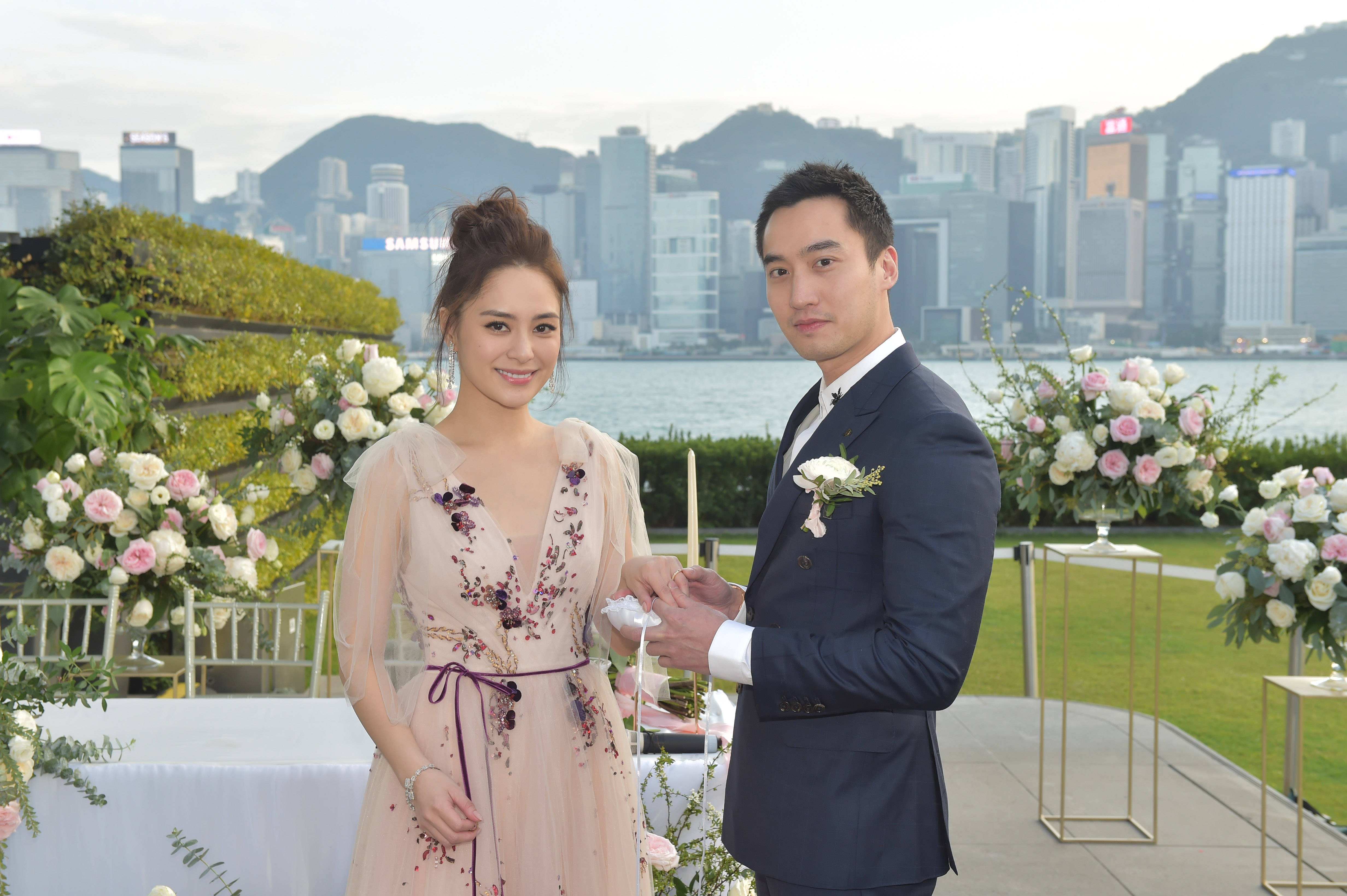 2022年才到2月，就有10对名人官宣婚讯，每一对都幸福恩爱