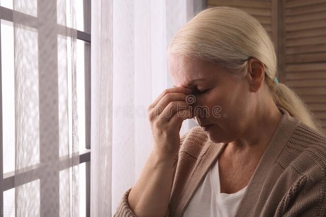 经常睡到半夜凌晨就醒过来，怎么回事？是肝癌先兆吗？了解一下好