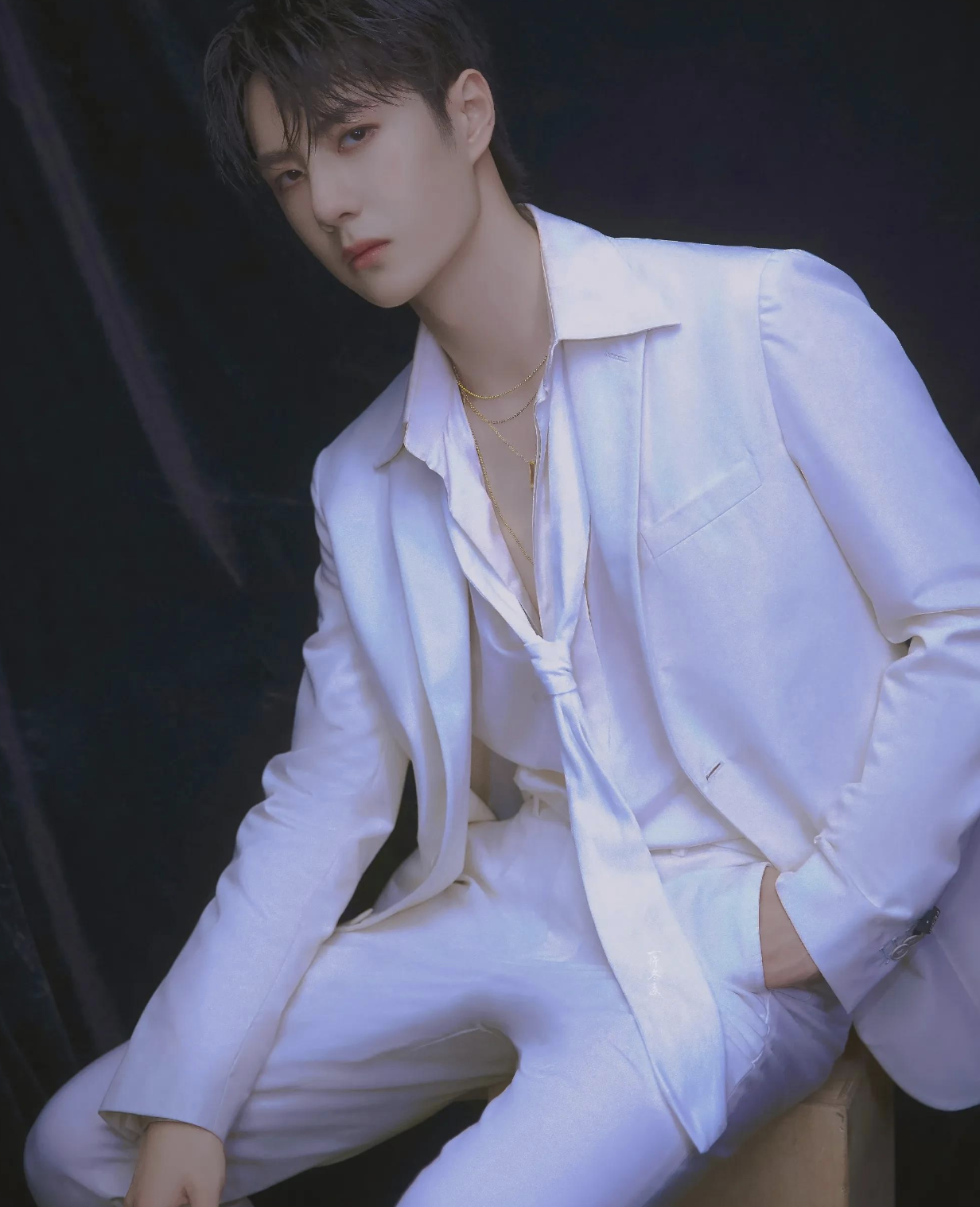 眉毛稀疏、假腹肌、高跟鞋，男星7大作假，男人的虚荣心多可怕