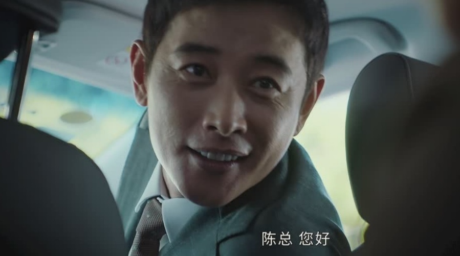 20集悬疑剧《庭外》开播，罗晋再次出演律师角色，与万茜针锋相对