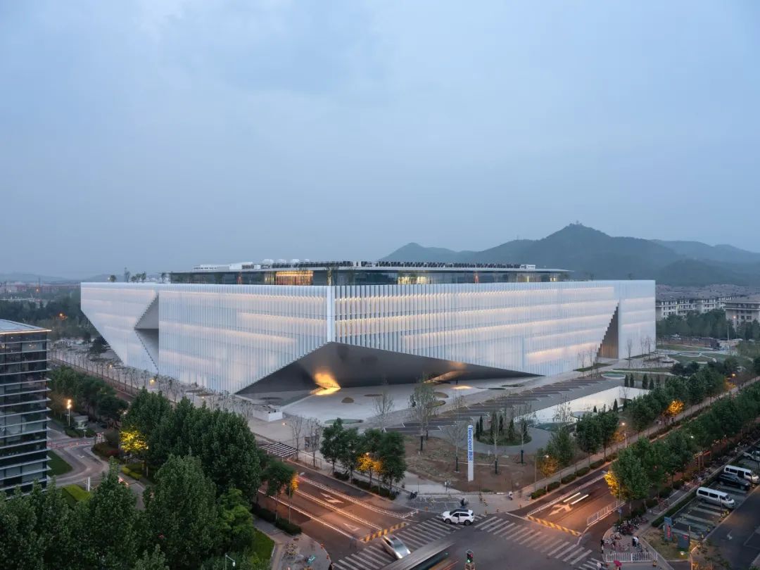 9大公司总部大楼建筑，哪家更酷？