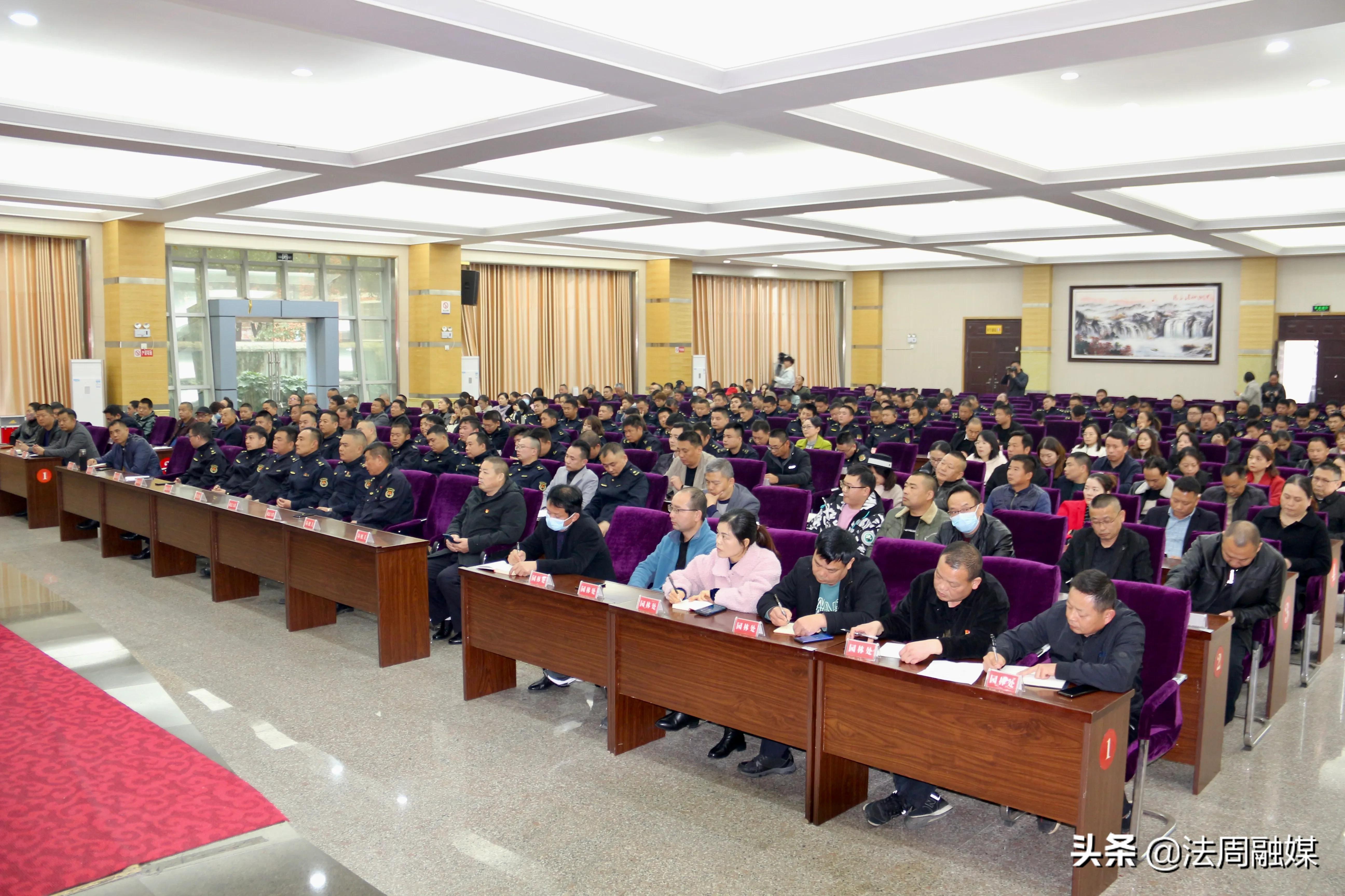 澧县城管执法局召开迎接国家卫生城市复审攻坚会