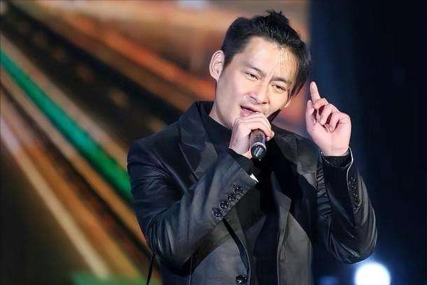 55岁景岗山酒不离手，妻子难以接受与其离婚，歌唱事业也被影响