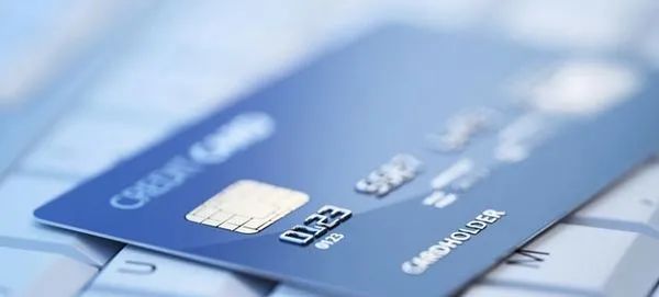 网上冒充房地产老板、律师，骗了多名中年女性23万，2名男子在弋阳县获刑