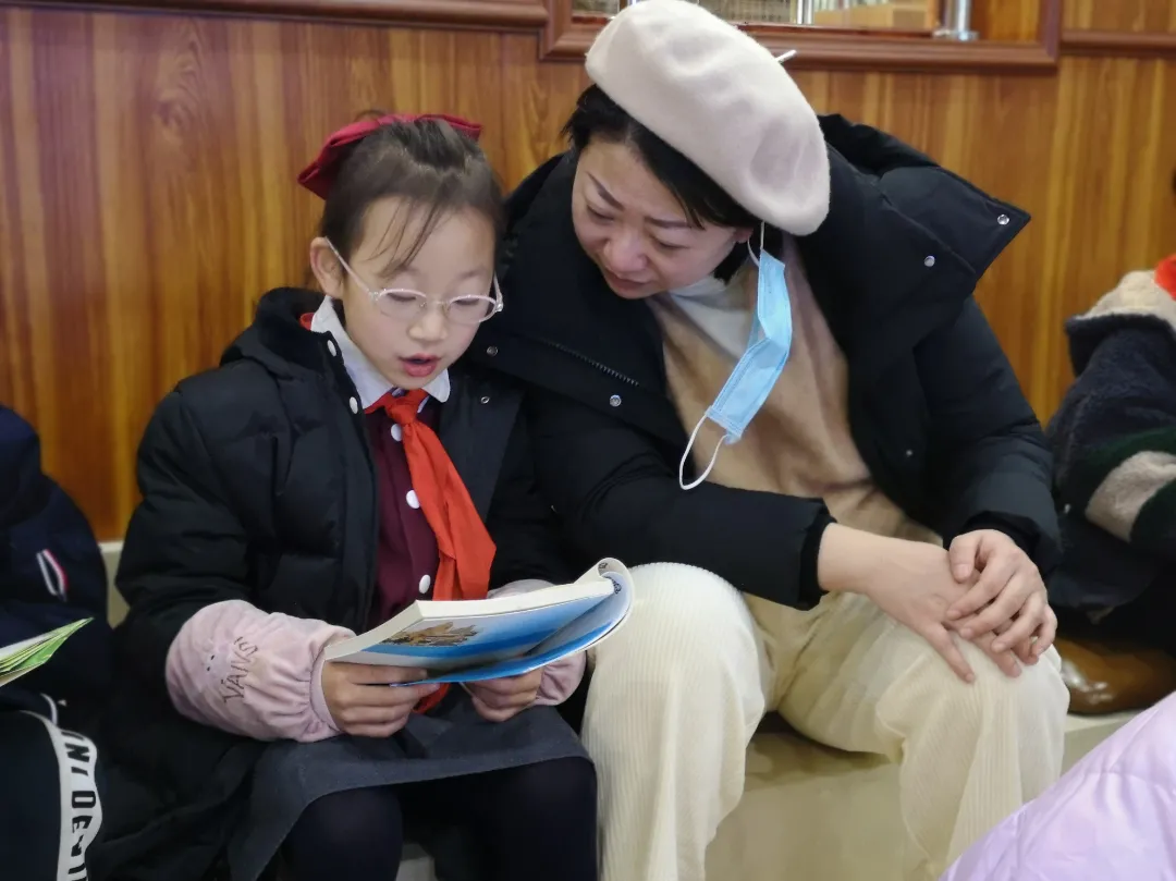家校互动 趣味共读——华阳实验小学亲子阅读活动报道