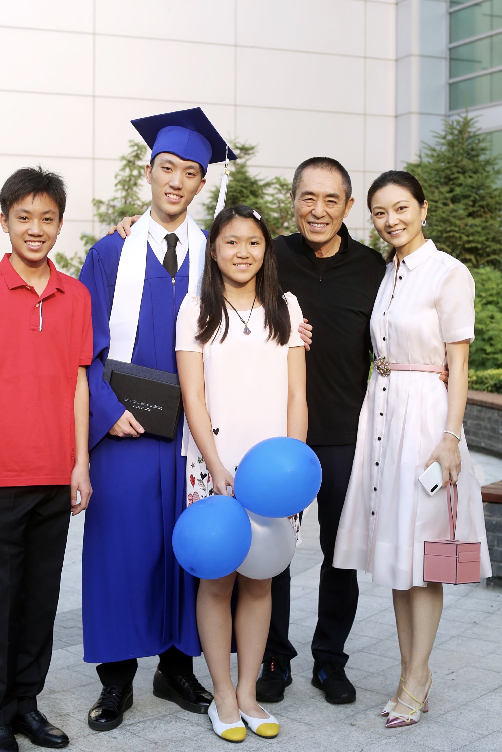 4月刚过4天，就有15个瓜，偷税漏税，被打掉牙齿，个个都是大瓜