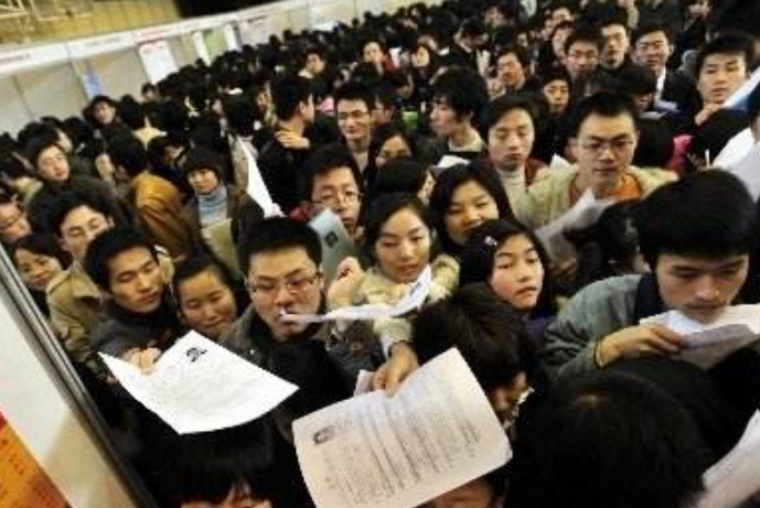 穷学生被孙俪资助3年，转身变成白眼狼写6000字诋毁她，后来怎样