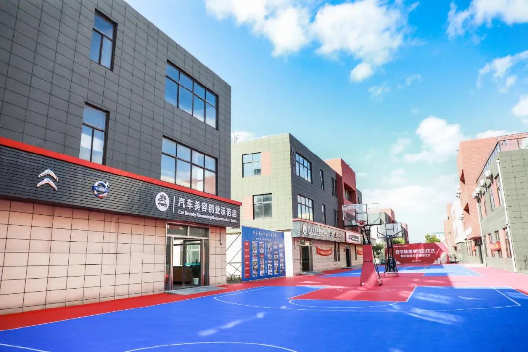上海万通汽车学校 | 探索校企合作新模式，谱写产教融合新篇章