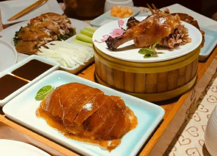 北京哪的烤鸭最好吃？经过评比，这6家店铺比较出名，你去过吗？