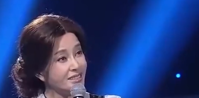 盘点七位出轨女明星，董洁出轨却先发制人，刘晓庆姜文被“捉奸”