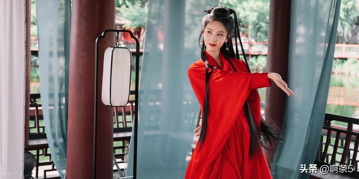 突然发现陈都灵的鼻头有点大啊