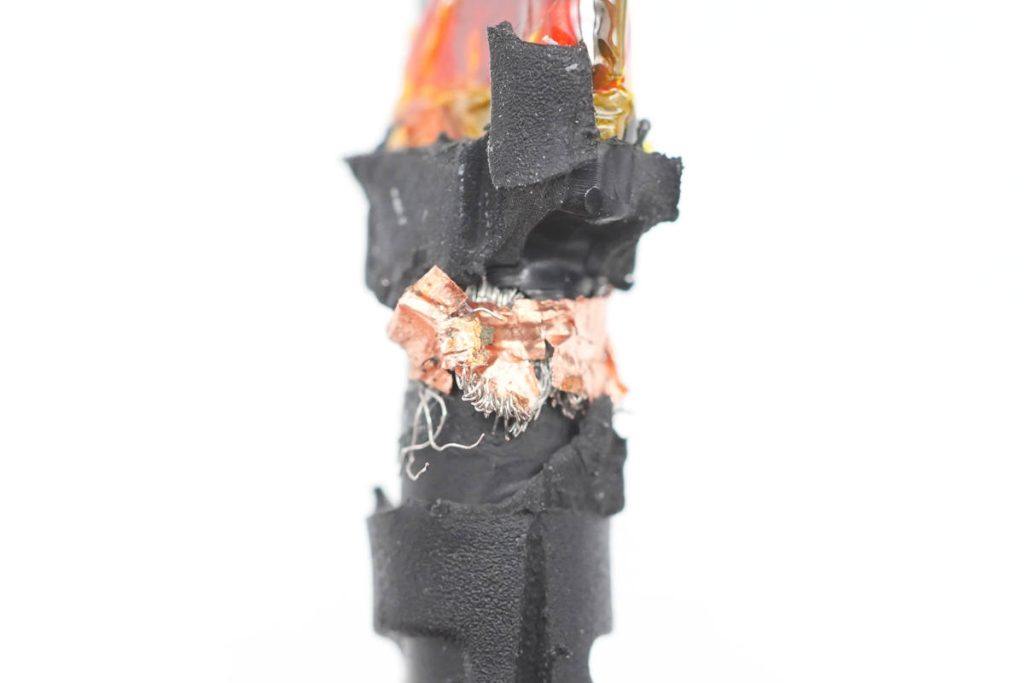 联想Y9000P2022充电神器，thinkplus 135W快充CC线拆解