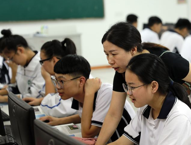 都说高考决定命运，殊不知中考才是“分水岭”，家长觉得很心疼