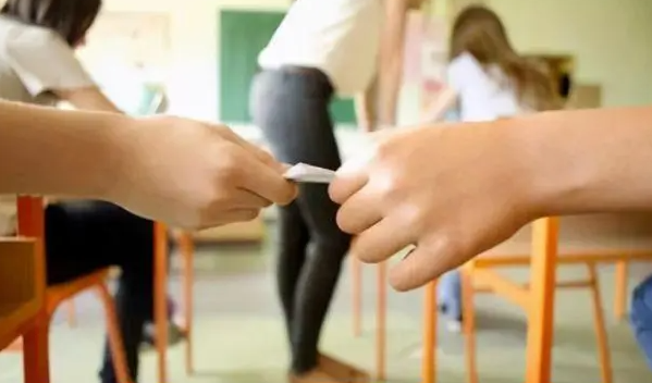 高考出现双胞胎替考怎么分辨？官方自有妙招，网友：这招真绝